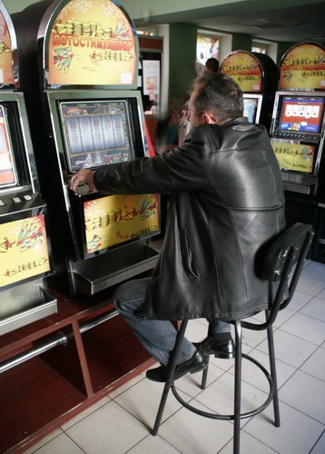 С Нового года закроют все лотерейные клубы, использующие игровые автоматы