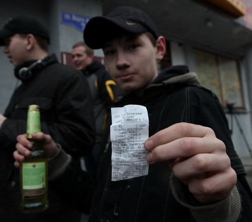В Архангельске продают алкоголь детям