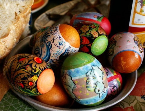 На выставке в Архангельске можно увидеть пасхальные яйца из Антониево-Сийского монастыря