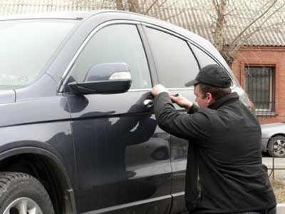 Житель Архангельска с помощью ножниц взломал 23 автомобиля