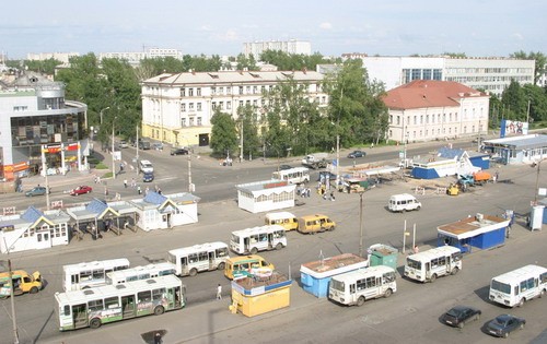 По маршруту № 53 в Архангельске запустили семь легальных автобусов