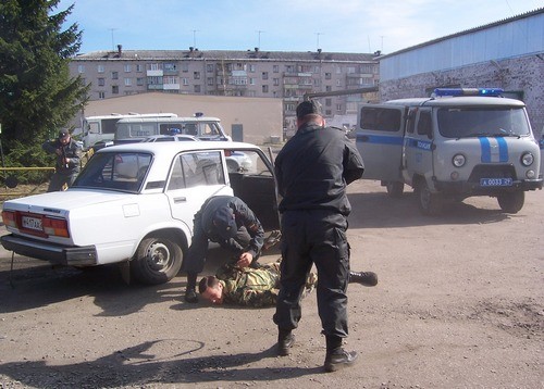 Архангельским детям-сиротам продемонстрировали действия наряда ППС при захвате автомобиля с преступниками