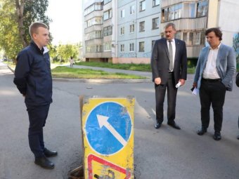 Архангельский градоначальник оценил ямы на Новгородском проспекте