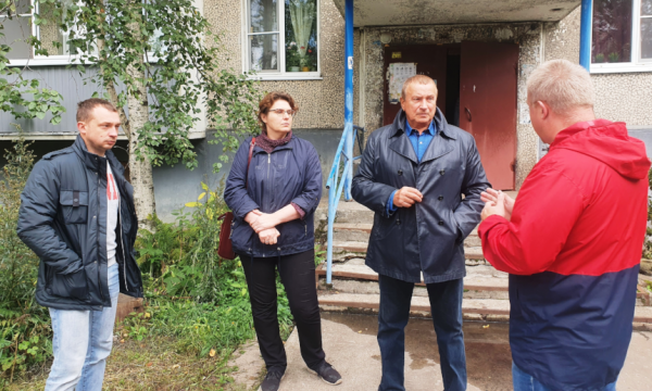 Виктор Заря: «Необходимо поддерживать инициативы жильцов по благоустройству дворовых территорий»