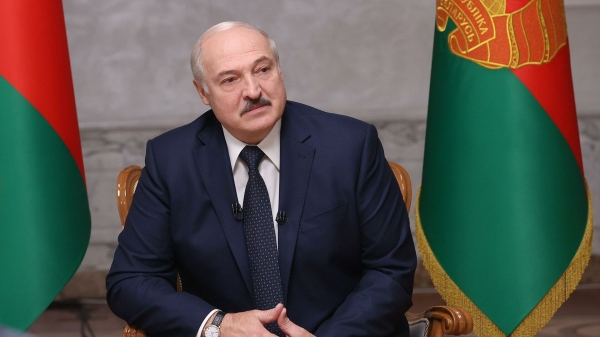 Лукашенко не видит внутренних причин для "цветной революции" в Белоруссии
