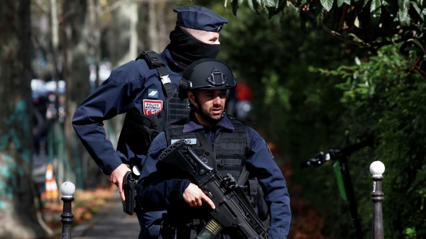 В Париже задержали подозреваемого в нападении у здания Charlie Hebdo