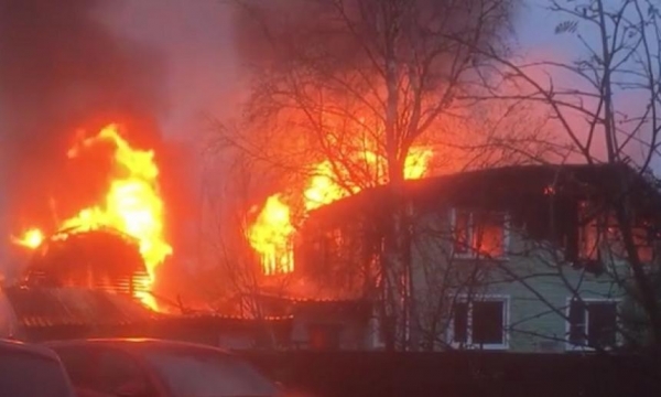 В Маймаксанском округе Архангельска произошёл пожар повышенного ранга сложности