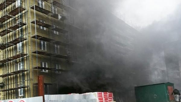 Архангельские огнеборцы потушили пожар в строящемся доме на Московском проспекте