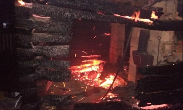 В посёлке в Вельском районе в деревянном доме взорвался газовый баллон. Погиб мужчина
