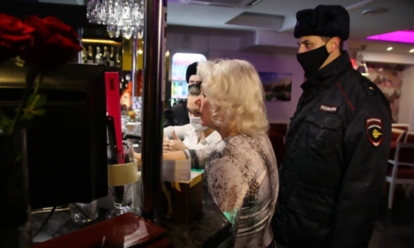 В Архангельске оштрафуют бары и рестораны, работающие после 23:00