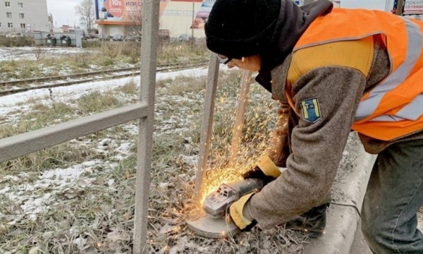 Пока Архангельск обрастает дорожным заборчиками, Вологда избавляется от них
