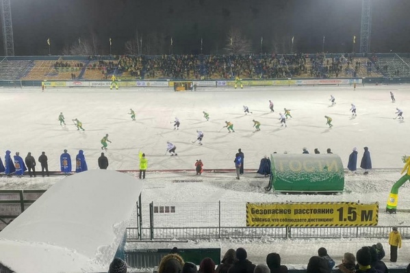 «Водник» проиграл иркутскому «Байкалу-Энергии» матч по хоккею с мячом