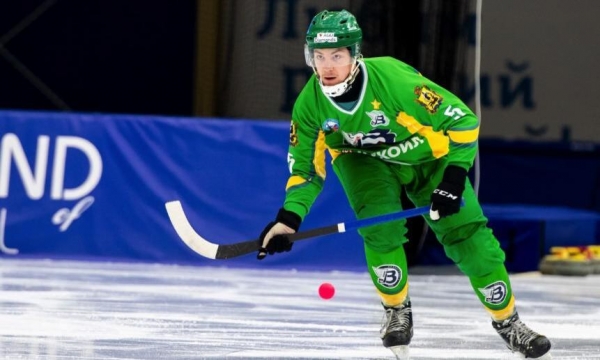 «Водник» сыграл вничью в первом туре чемпионата России по хоккею с мячом