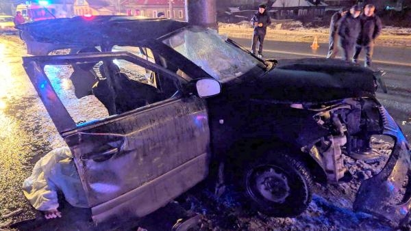 Три пассажира пьяного водителя погибли в ночной аварии в Архангельске