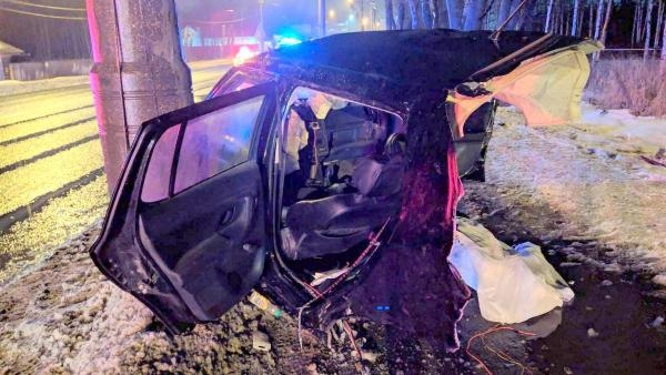 Три пассажира пьяного водителя погибли в ночной аварии в Архангельске