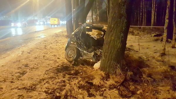 От удара машину разорвало на две части: подробности смертельного ДТП в Архангельске