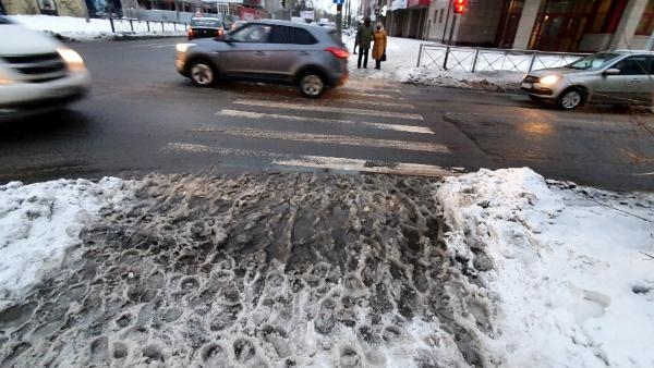 В администрации Архангельска прокомментировали проблему уборки тротуаров 