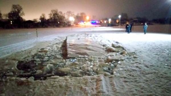 В Котласе многотонный «Камаз»-нарушитель утонул на ледовой переправе