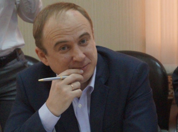 Депутат Архгордумы Ватутин: «В элитной квартире в Москве нужен белый рояль»