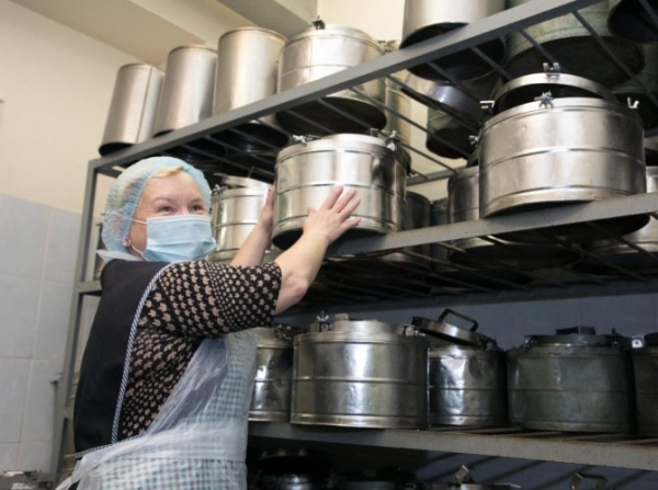 163 тысячи литров супа. «Трест столовых» в 2020 году накормил почти полмиллиона пациентов Поморья