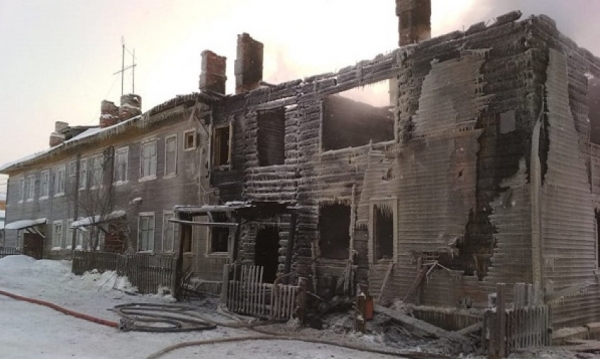 В селе Ломоносово при пожаре погибли четыре человека