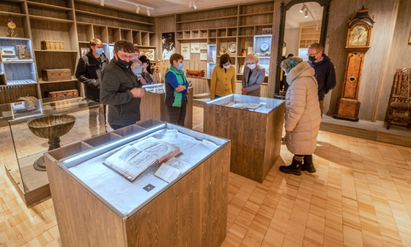 Музей Ломоносова стал более современным и тактильным. Обновлённая экспозиция открыла свои двери