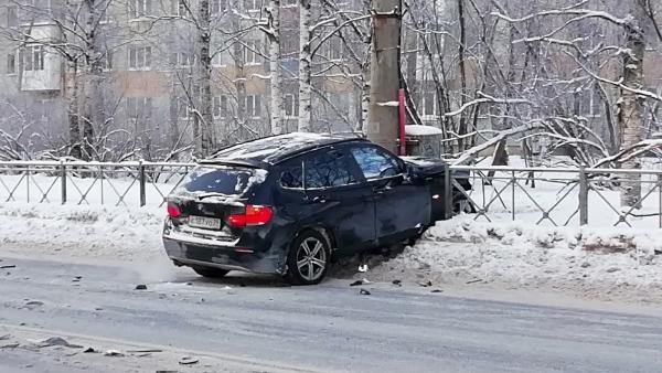 На перекрестке в Архангельске столкнулись сразу несколько автомобилей