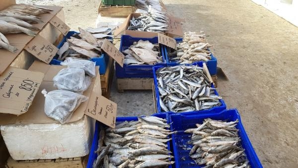 Чиновники продолжают гонять архангельских торговцев рыбой на рынке у «Диеты»