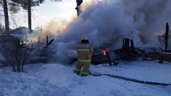 При «печном» пожаре в Плесецком районе погибла пенсионерка