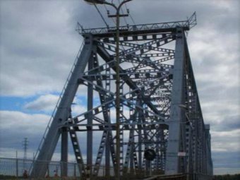 Железнодорожный мост в Архангельске перекроют для движения автомобилей сегодня с 18 часов