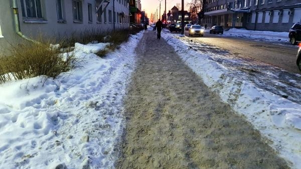 «Пешеходы Архангельска» обратились к главе города по поводу «марсианских» тротуаров