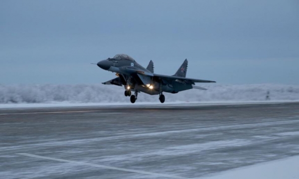 Летающие лодки, истребители и бомбардировщики: минобороны РФ испытает в Арктике несколько типов боевых самолётов