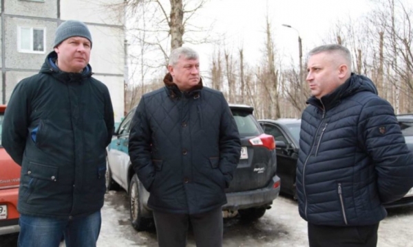 В Северодвинске руководители областного минтранса и городской администрации проверили работу подрядчиков по вывозу снега