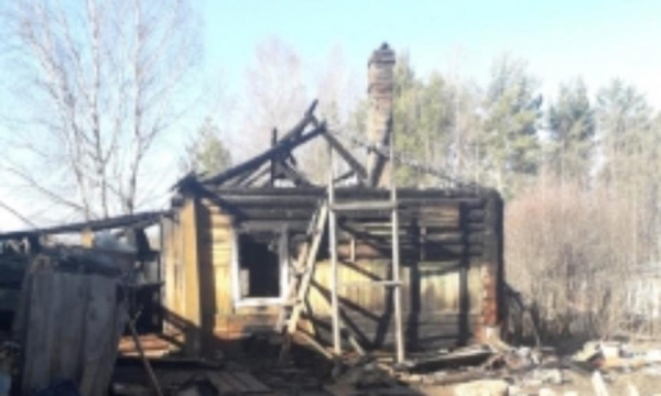 Жителю Сольвычегодска, допустившему гибель двоих детей при пожаре, предъявили обвинение
