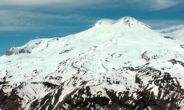 Северодвинские альпинисты хотят в очередной раз покорить Эльбрус и установить на нём флаг родного города