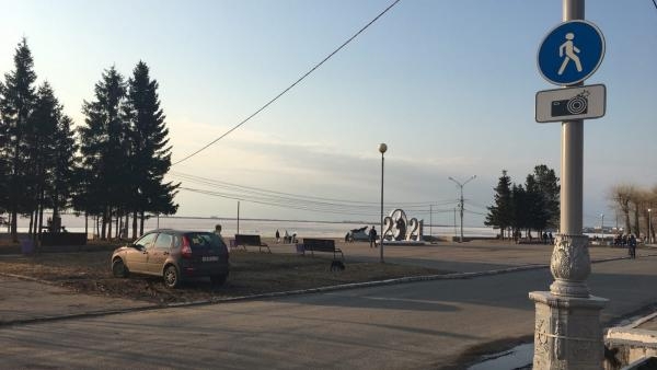 В Архангельской области будут активнее штрафовать водителей за парковку на газонах