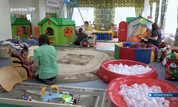 Архангельский многопрофильный реабилитационный центр 25 лет помогает «особым» малышам