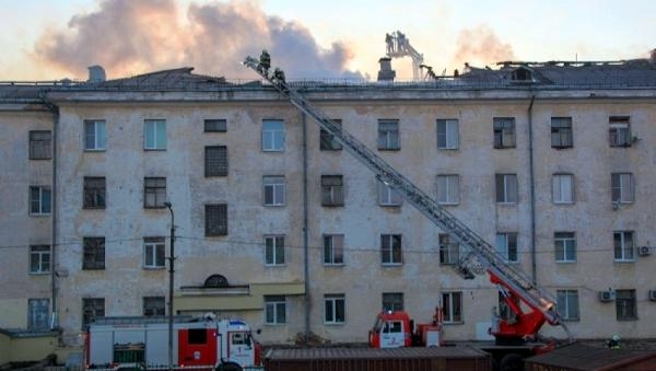 В Архангельске ночью горело здание общежития на улице Гагарина