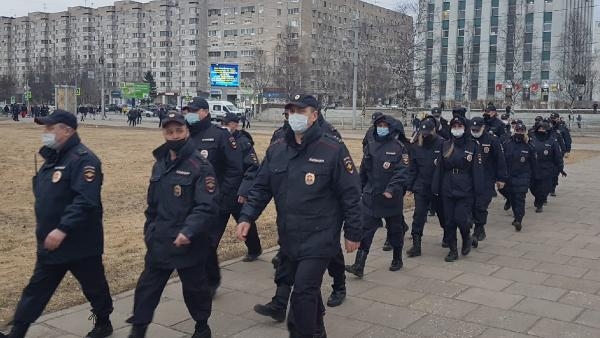 Архангелогородцы вышли на несанкционированную акцию на площадь Ленина