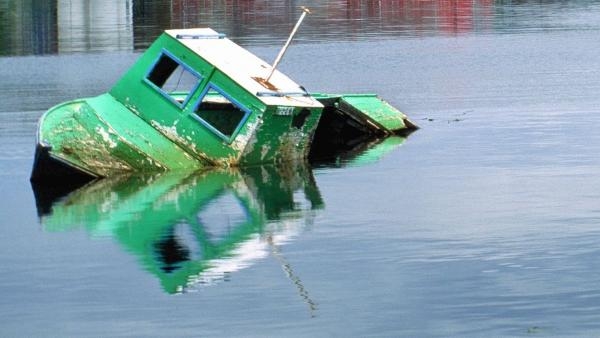 Архангельским спасателям не удалось найти утонувших в Северной Двине лодочников
