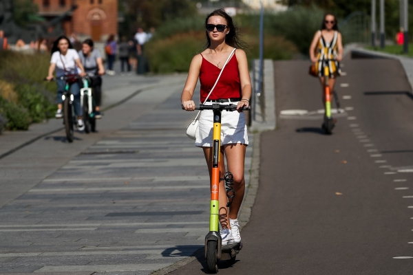  В парках Москвы могут ограничить скорость велосипедов и электротранспорта  