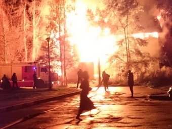 Четверо человек попали в больницу после пожара в дачном посёлке под Северодвинском