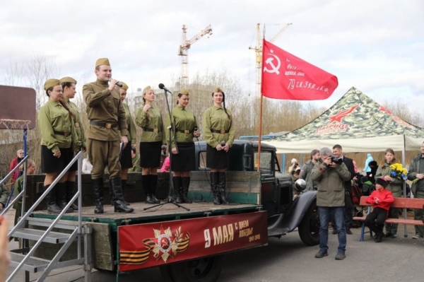  На параде в Архангельске впервые прошел взвод в победной форме 1945-го  