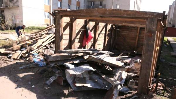 Самый густонаселённый округ Архангельска очистят к августу от самовольных гаражей