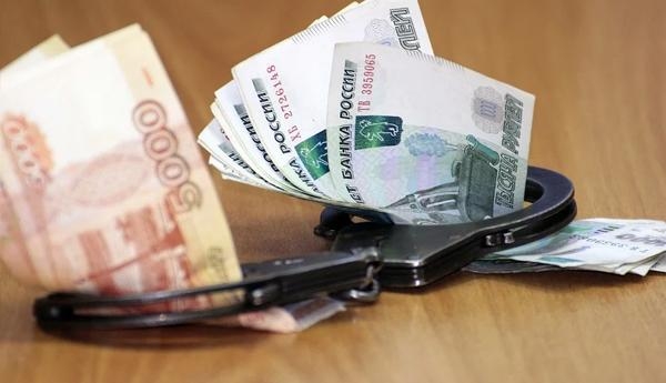 Беглый экс-чиновник правительства Архангельской области пойдет под суд за взятку