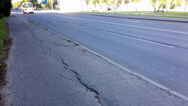 В Архангельске вновь ремонтируют Троицкий проспект, позабыв о тротуарах
