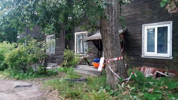 Пятая в этом году «деревяшка» сошла со свай в Архангельске