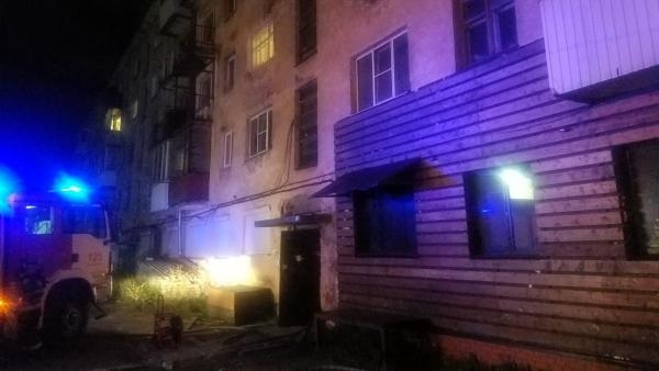 В Архангельске ночью горела пятиэтажка на проспекте Ломоносова