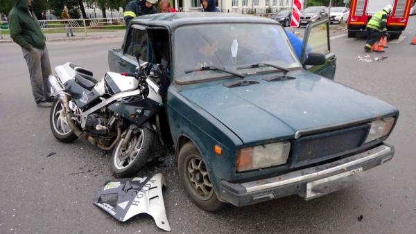 В полиции рассказали подробности ДТП с мотоциклистом на архангельском перекрестке