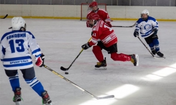 В Архангельске стартовал хоккейный турнир «Дервиш-2021»